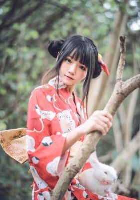 欧美内衣女模特图片_BD英语高清完整版