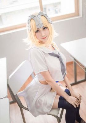 欧美v领针织长袖_高清在线观看高清